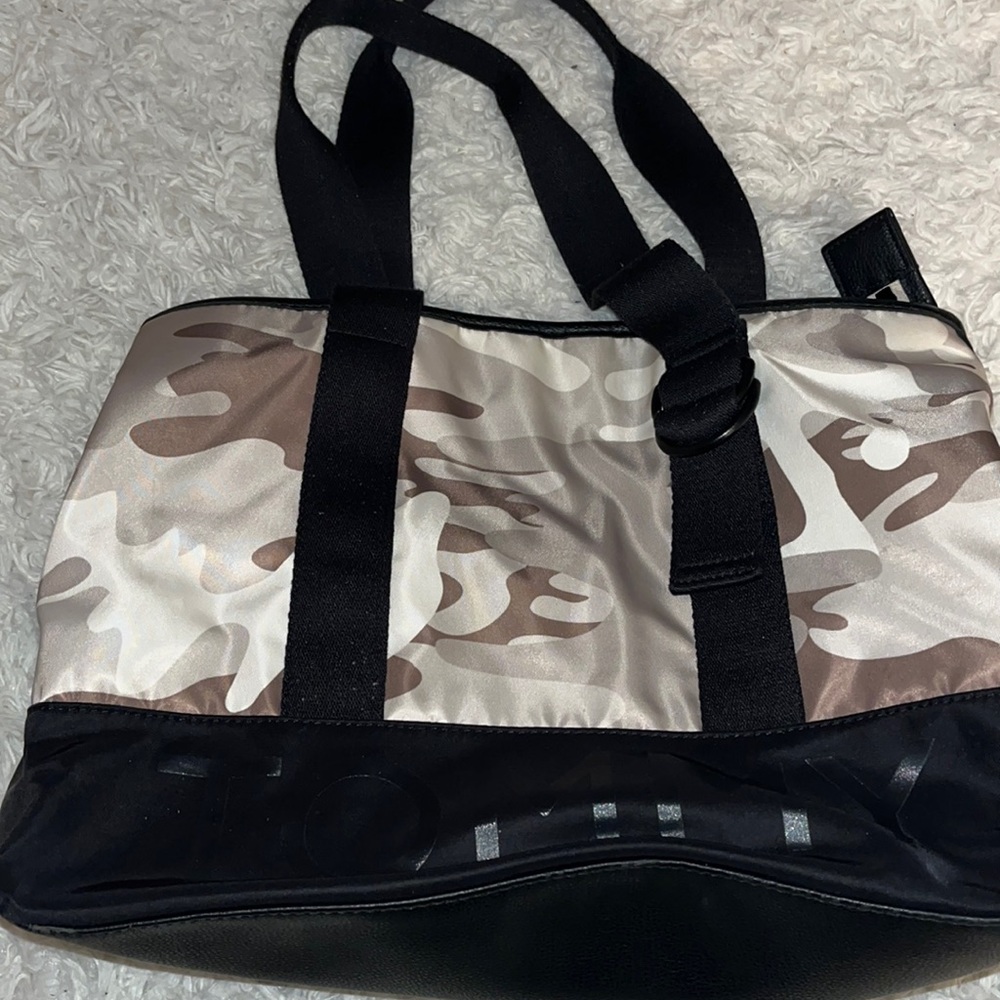 Tommy Hilfiger purse